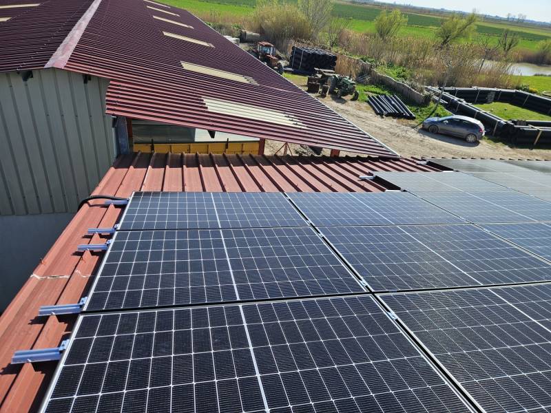 d&eacute;couvrez les aides disponibles pour l'installation de panneaux photovolta&iuml;ques en 2025. profitez des subventions, cr&eacute;dits d'imp&ocirc;t et autres incitations financi&egrave;res pour rendre votre transition vers l'&eacute;nergie solaire plus accessible et &eacute;conomiquement avantageuse.