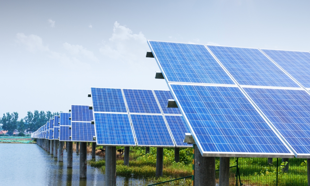 découvrez comment installer des panneaux solaires en 2025 : guide complet sur les étapes, les avantages et les subventions disponibles pour un avenir énergétique durable.