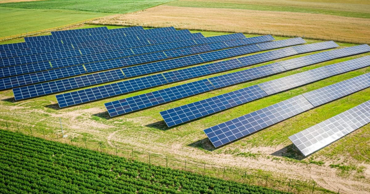 découvrez comment installer des panneaux solaires en 2025 : guide pratique, conseils d'experts et étapes essentielles pour profiter des énergies renouvelables tout en réduisant votre facture d'électricité.