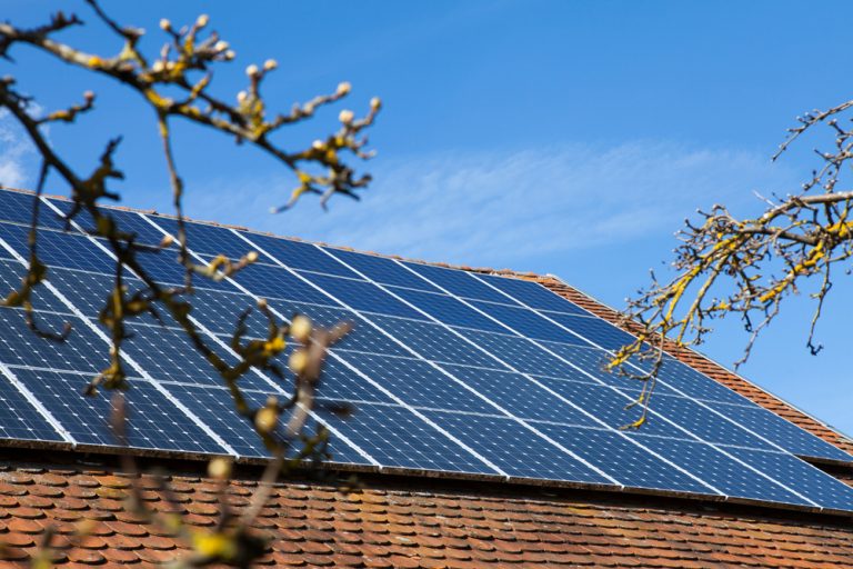d&eacute;couvrez notre guide des meilleurs panneaux solaires de 2025, s&eacute;lectionnant les options les plus performantes et &eacute;cologiques pour optimiser votre &eacute;nergie, r&eacute;duire vos factures et contribuer &agrave; un avenir durable. comparez les marques, technologies et prix pour faire le meilleur choix.