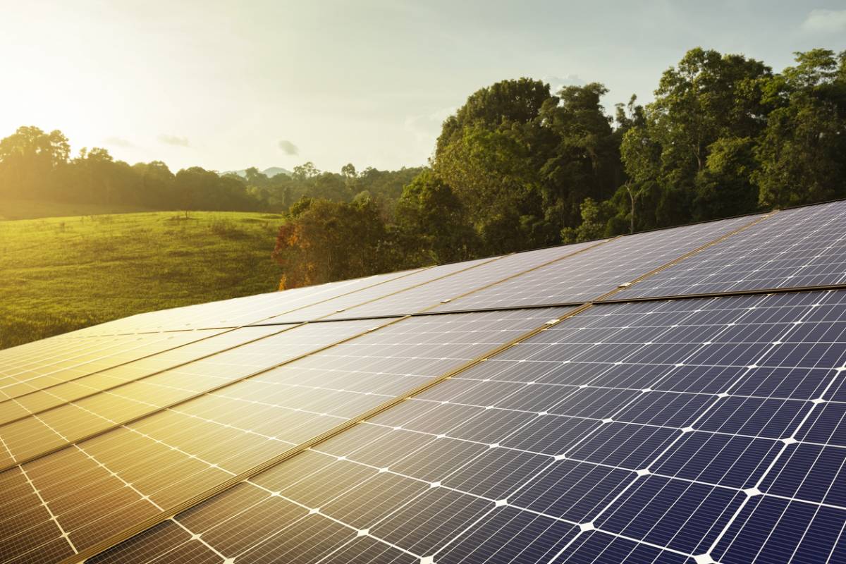 d&eacute;couvrez notre guide d'installation photovolta&iuml;que 2025 : &eacute;tapes cl&eacute;s, conseils d'experts et derni&egrave;res r&eacute;glementations pour r&eacute;ussir votre projet solaire en toute s&eacute;r&eacute;nit&eacute;.