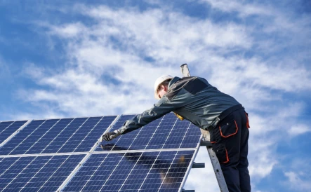 d&eacute;couvrez pourquoi faire appel &agrave; des installateurs solaires certifi&eacute;s rge est essentiel pour garantir la qualit&eacute;, la durabilit&eacute; et l&rsquo;&eacute;ligibilit&eacute; aux aides financi&egrave;res de votre installation photovolta&iuml;que.