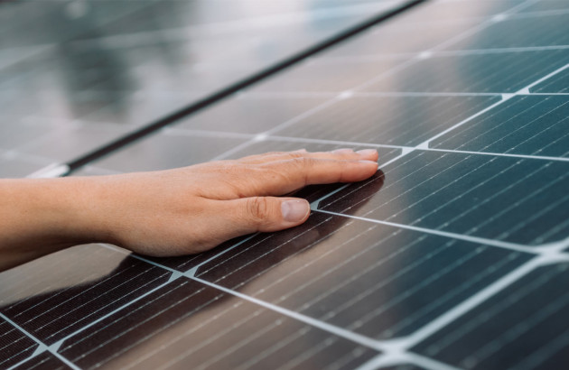 d&eacute;couvrez nos services de maintenance de panneaux solaires pour garantir la performance, la s&eacute;curit&eacute; et la long&eacute;vit&eacute; de votre installation photovolta&iuml;que. profitez d'une &eacute;nergie durable sans souci gr&acirc;ce &agrave; nos experts !