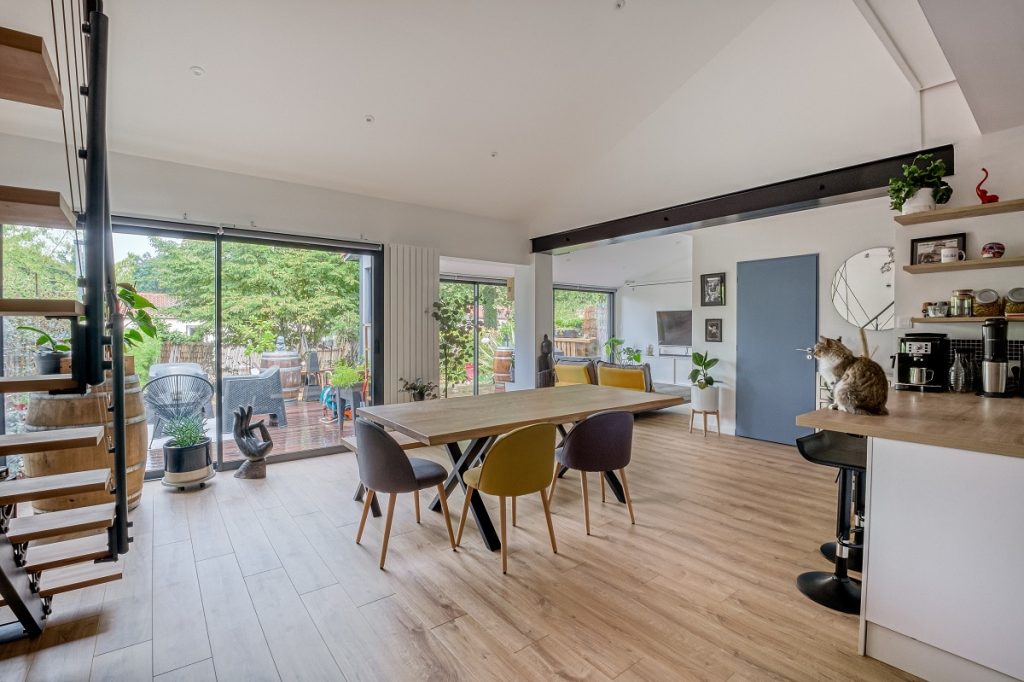 découvrez nos conseils experts pour réussir la rénovation de votre maison et transformer votre habitat en un espace moderne et confortable.